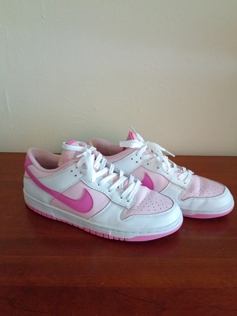 Nike Women’s White and Pink Low-Top Sneakers